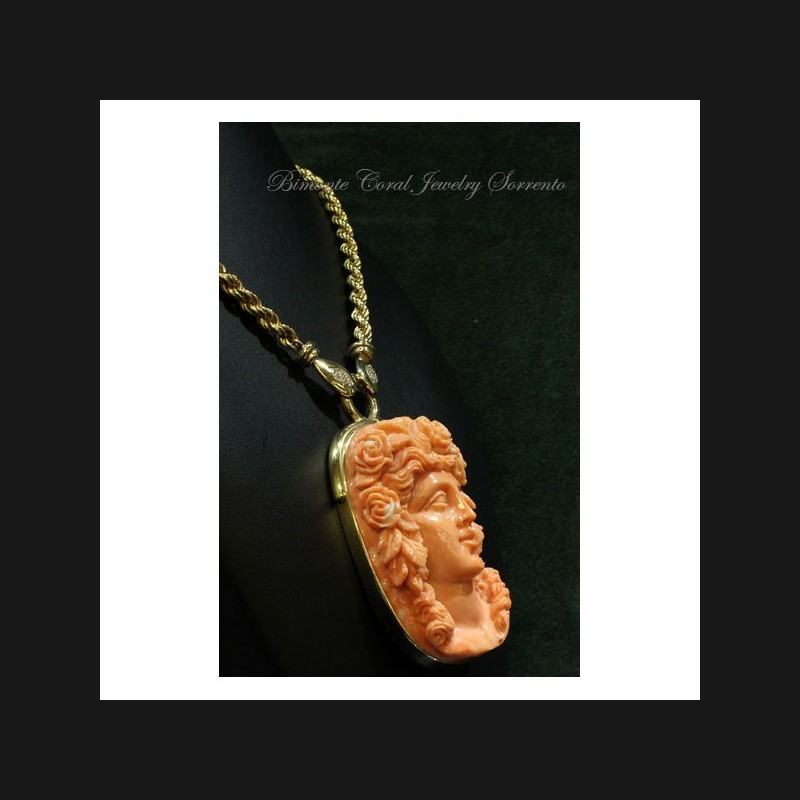 "La Magnifica Flora" Coral Necklace