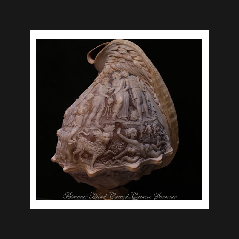 "Orfeo ed Euridice" Shell Cameo Lamp