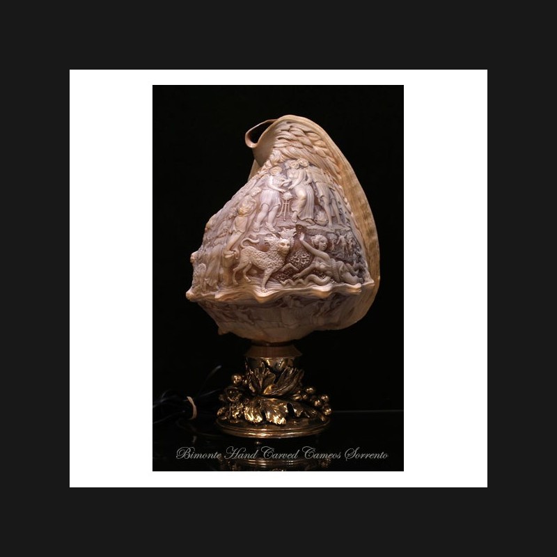 "Orfeo ed Euridice" Shell Cameo Lamp