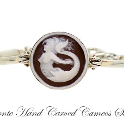 ''Siren of Siren'' Cameo Cuff Cameo