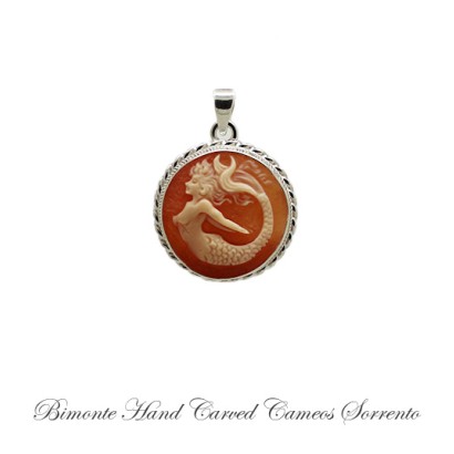 ''Siren of Sorrento'' Cameo Pendant