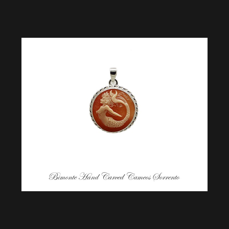 ''Siren of Sorrento'' Cameo Pendant