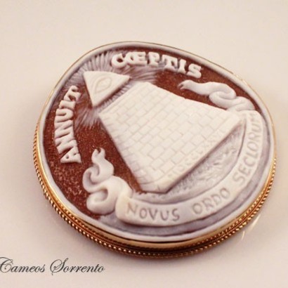 "Novus Ordo Seclorum" Cameo